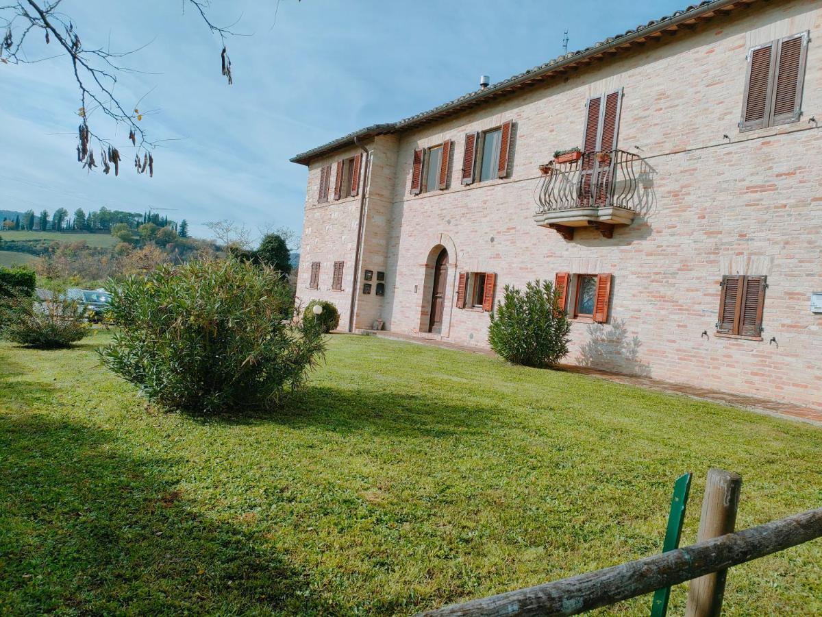Ca' Tomassino Holiday Apartments Urbino Luaran gambar